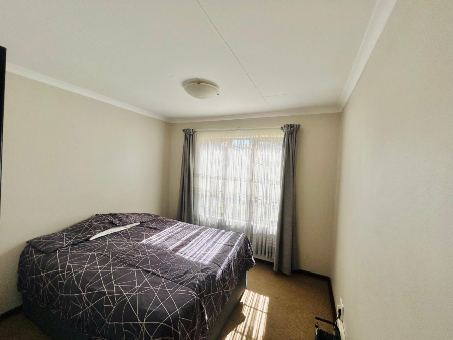 2 Bedroom Property for Sale in Langenhovenpark Free State